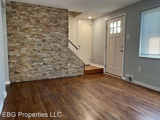 Building Photo - 3 br, 1.5 bath House - 1516 Pleasantview Dr