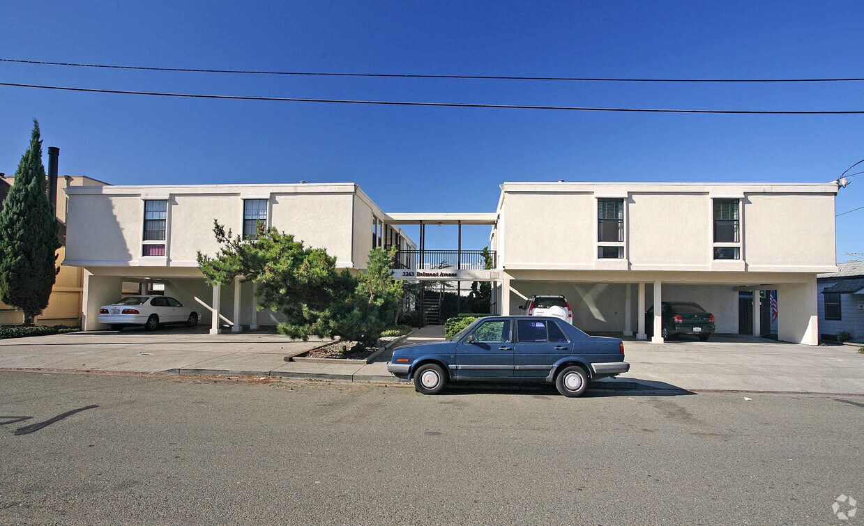 Foto del edificio - 3263 Belmont Ave