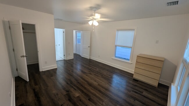 Foto del edificio - 3544 3rd Ave N