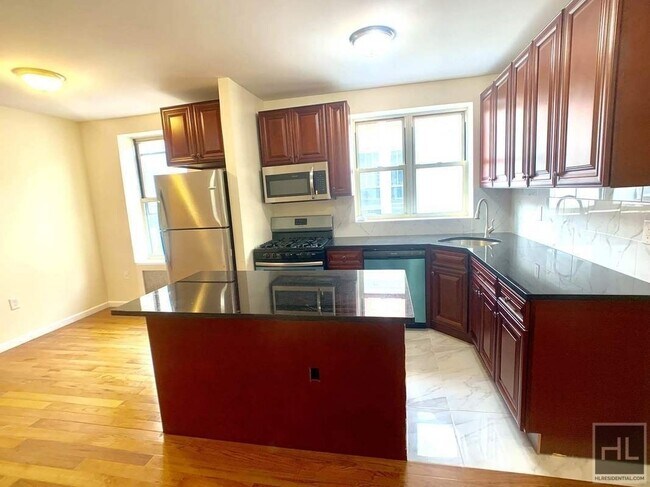 Foto del edificio - 607 EAST 8 STREET 2R