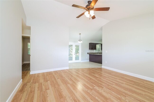 Foto del edificio - 123 Kings Pond Ave