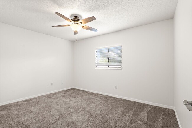 Building Photo - 801 Young Ave NW