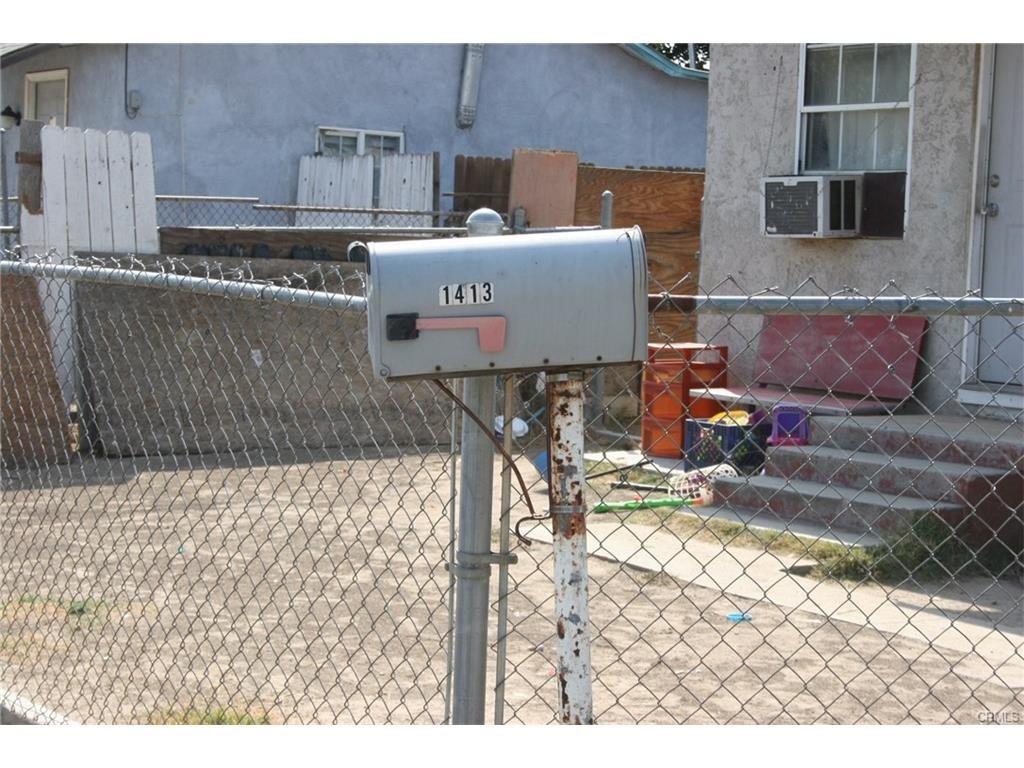 Primary Photo - 1413 Southgate Dr