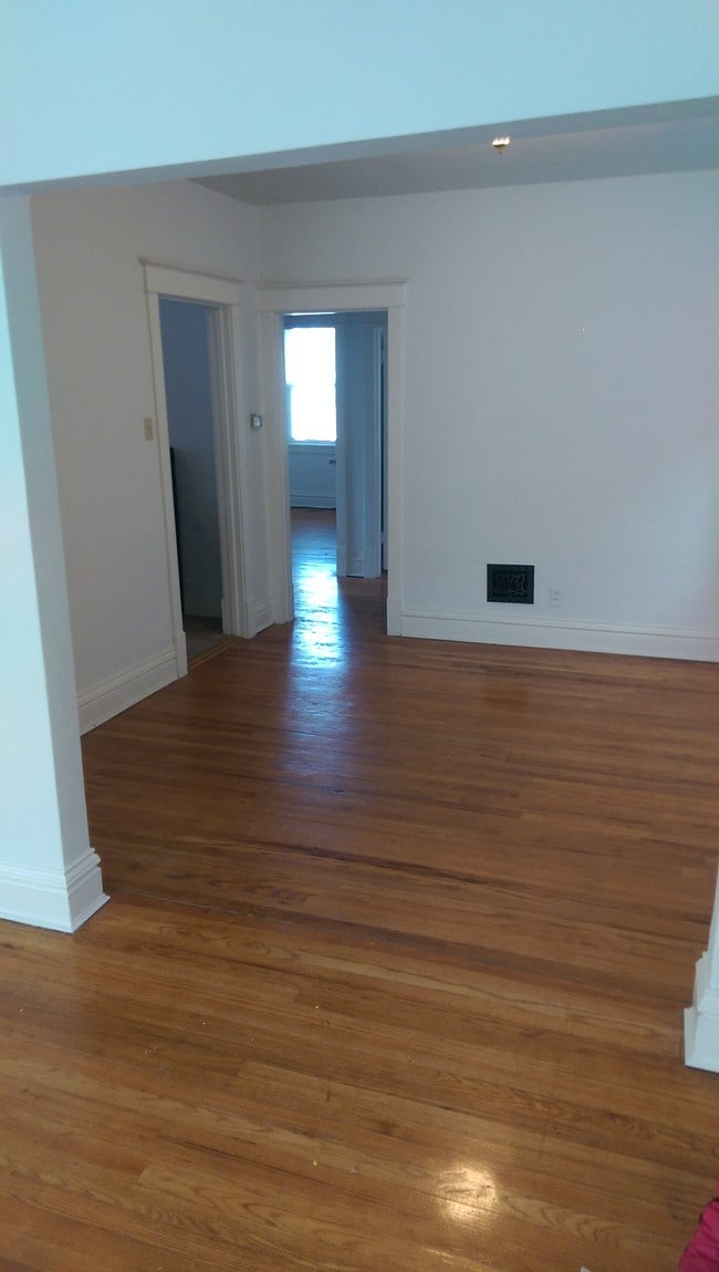 Building Photo - 5239 Bancroft Ave