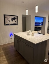 Building Photo - 5491 Seacliff Pl