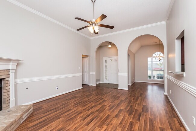 Foto del edificio - 8332 Pinnacle Dr