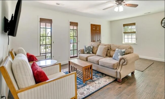 Foto del edificio - 1625 Front St