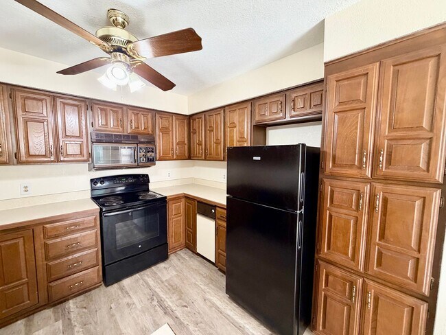 Building Photo - 3825 Kimberly Dr
