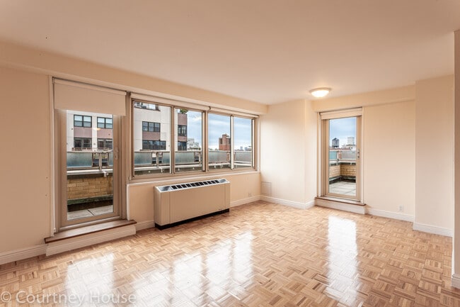 Interior Photo - Courtney House
