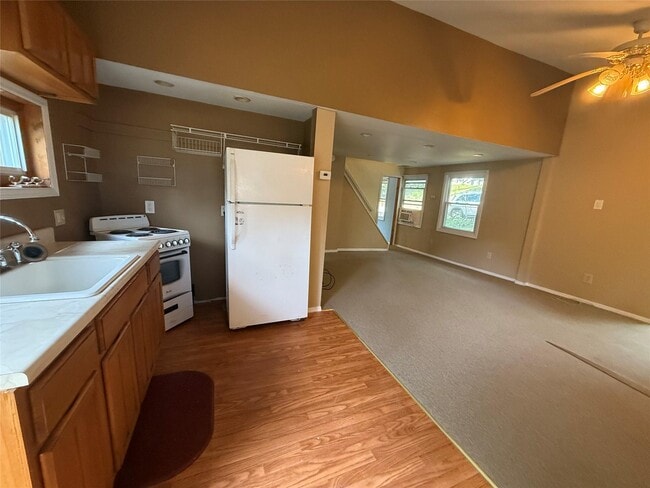 Building Photo - 37 Rosewood Rd
