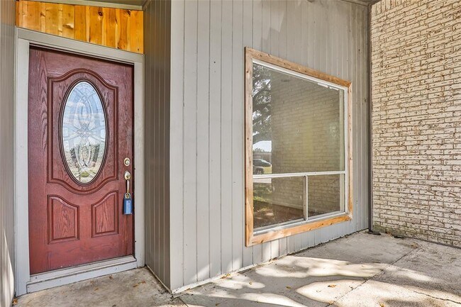 Building Photo - 603 Sharon Dr