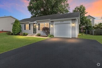 Building Photo - 939 Shorewood Dr