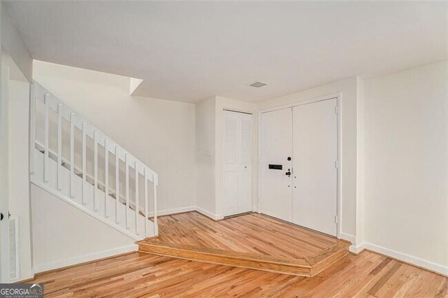 Foto del edificio - 7118 Stonington Dr NE