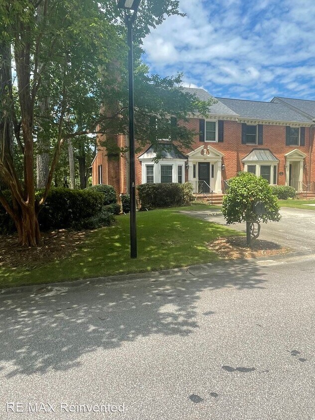 Primary Photo - 3 br, 2.5 bath House - 661 Crown Point