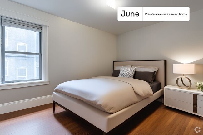Building Photo - Private bedroom in 4 bed/2 bath Home