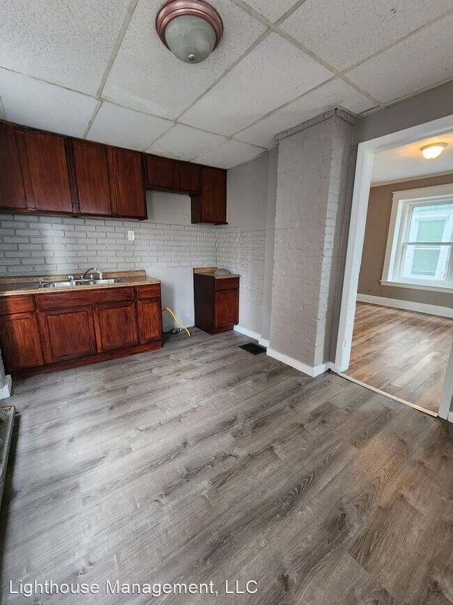 Building Photo - 3 br, 1 bath House - 132 Sherwood Ave.