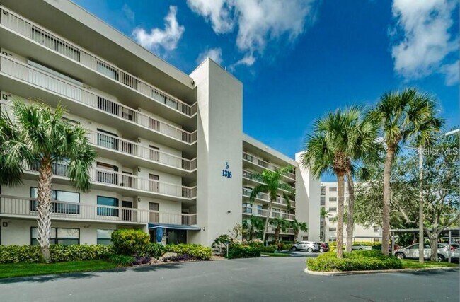 Foto del edificio - 1316 Pasadena Ave S