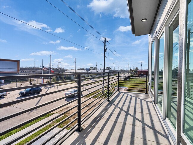 Foto del edificio - 4421 Reed Rd