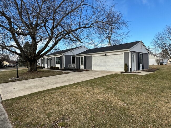 Building Photo - 804 Meadow Ln