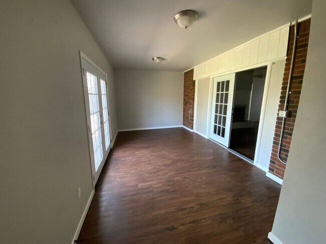 Foto del edificio - 3 bedroom 2 bath with bonus rooms - Bethany Schools!
