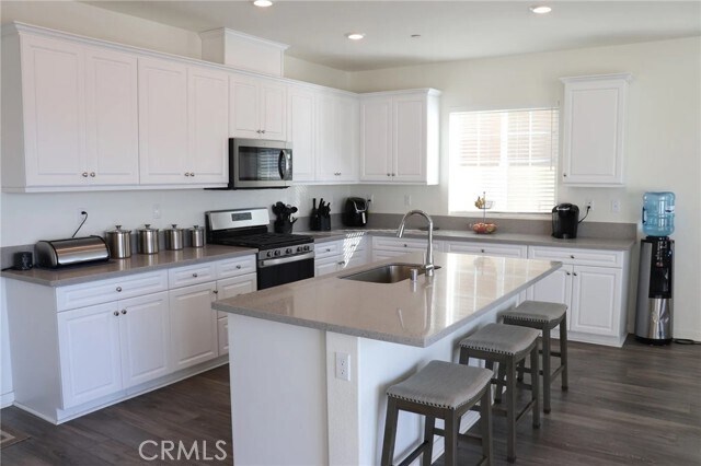 Building Photo - 45027 Starina St