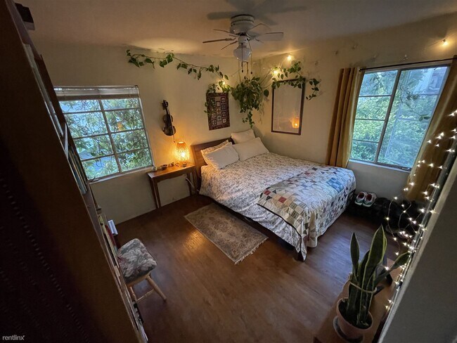 Building Photo - 1 br, 1 bath Duplex - 4164 Bachman Place