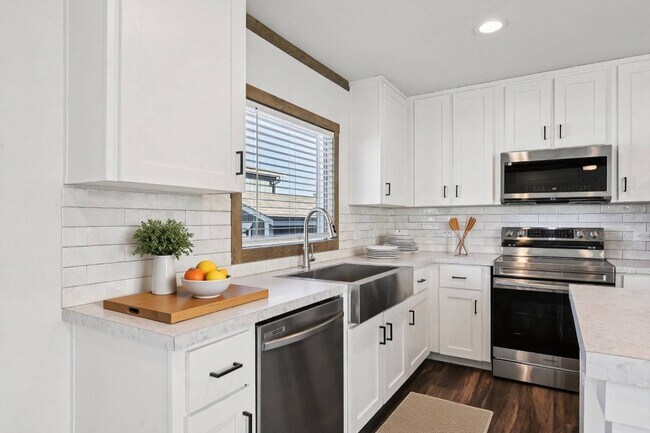 Building Photo - 1609 Swallowtail Dr