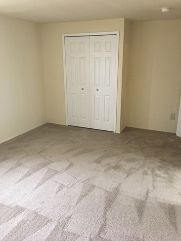Standard 1 BR, 1 BA-Bedroom - Woodbury Gardens Apartments & Townhomes