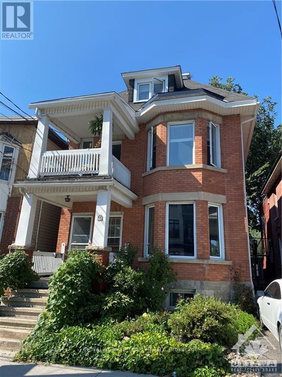 Building Photo - 427 Sunnyside Ave