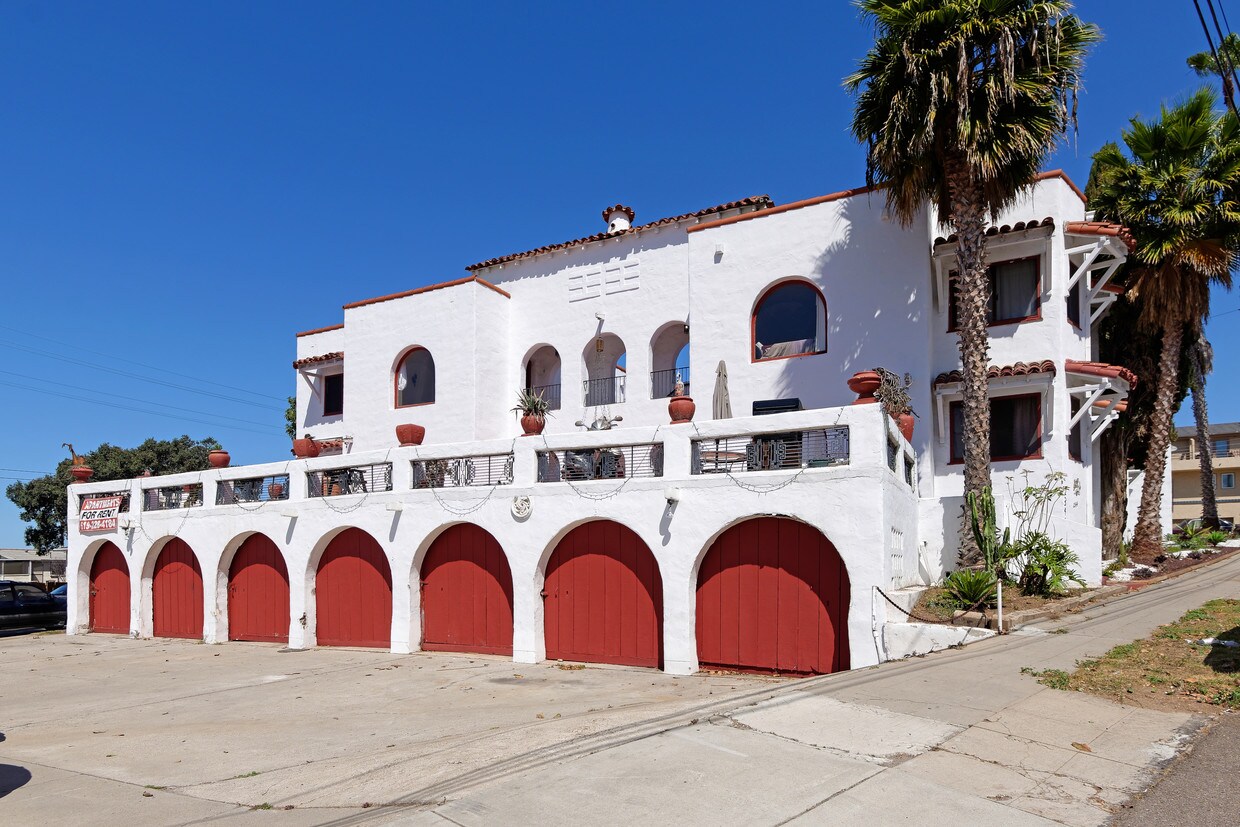 Primary Photo - 2344 Curlew St