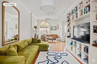 Building Photo - 52 Midwood St