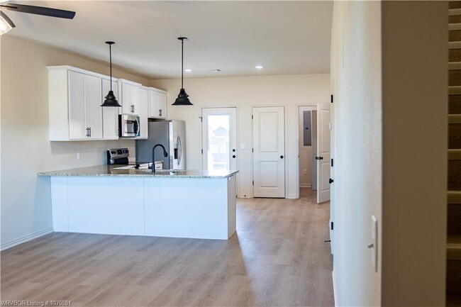 Building Photo - 9137 Brookstone Ln