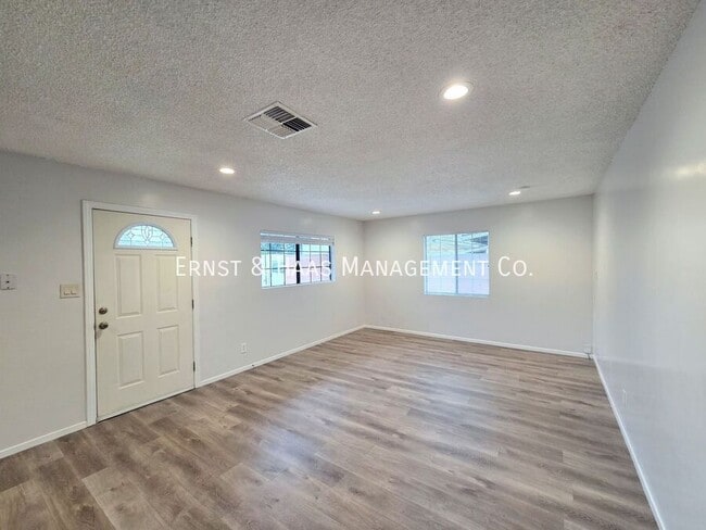Foto del edificio - 904 S Kenmore St