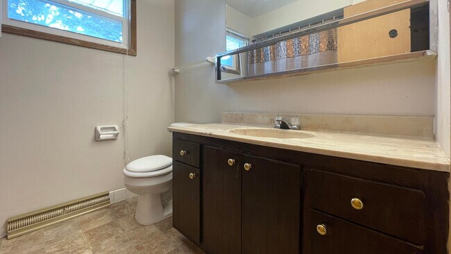 Foto del edificio - 6451 N 73rd St