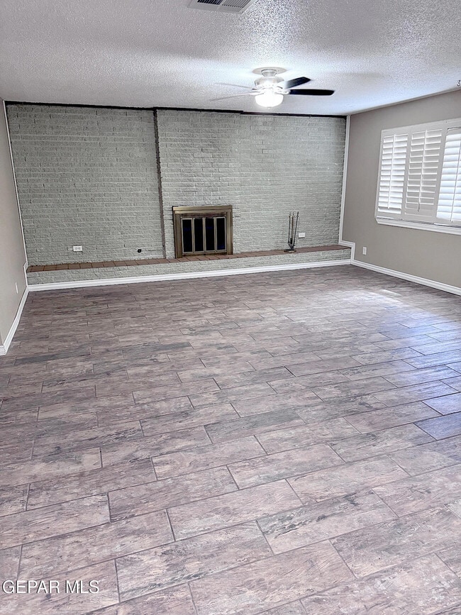 Building Photo - 3330 Wedgewood Dr