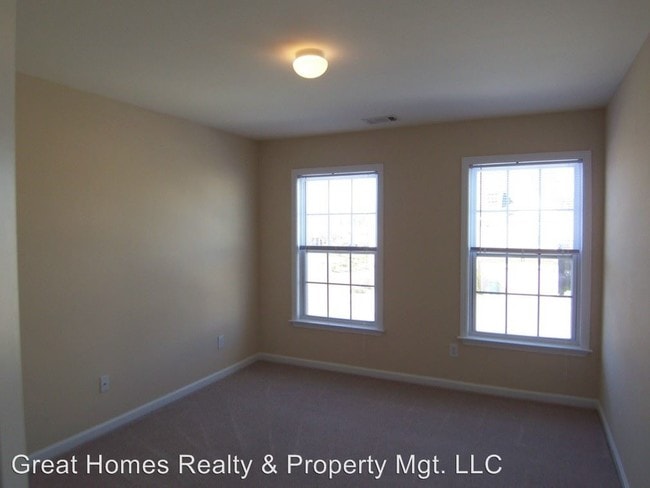 Building Photo - 2601 Willow Grove Rd NW