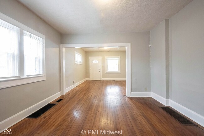 Foto del edificio - 411 W 40th St