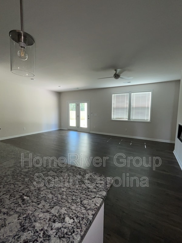 Building Photo - 720 Honeydew Dr