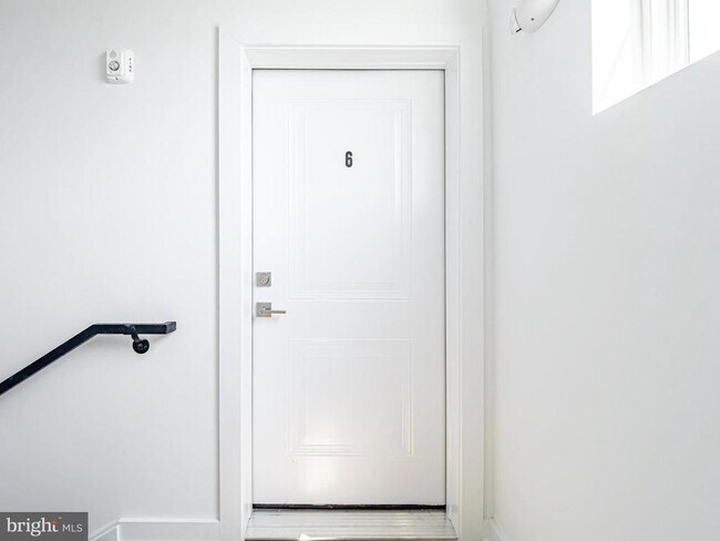 Foto del edificio - 2403 W Thompson St