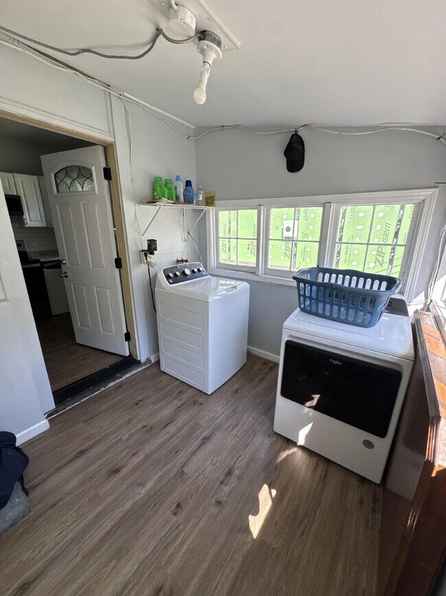 Building Photo - ?? Spacious 3BR/2BA Home in Lafayette – Pet Friendly + Shared Laundry! ??