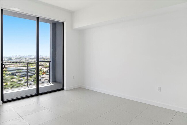 Foto del edificio - 5350 NW 84th Ave