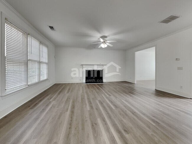 Foto del edificio - 1335 Killian Shoals Way SW