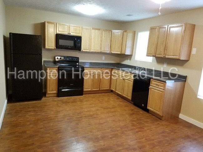 Foto del edificio - Clean Home Convenient to Interstate