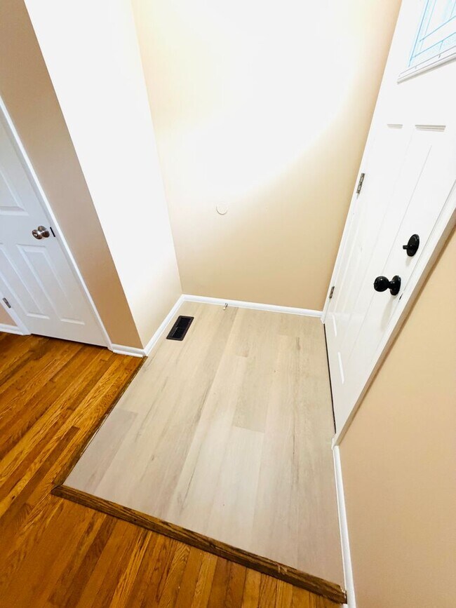 Foto del edificio - Edgewood 2 Bedroom End of Group For Rent!