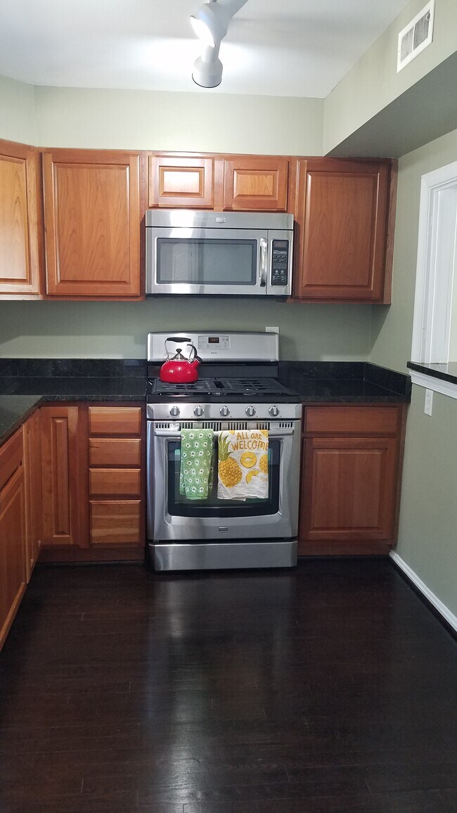 kitchen - 3817 Keller Ave