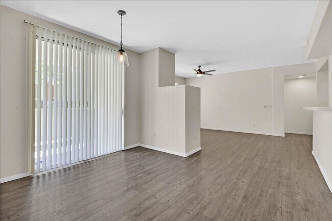 Foto del edificio - Beautiful 2-Bedroom Condo in Downtown Summerlin!