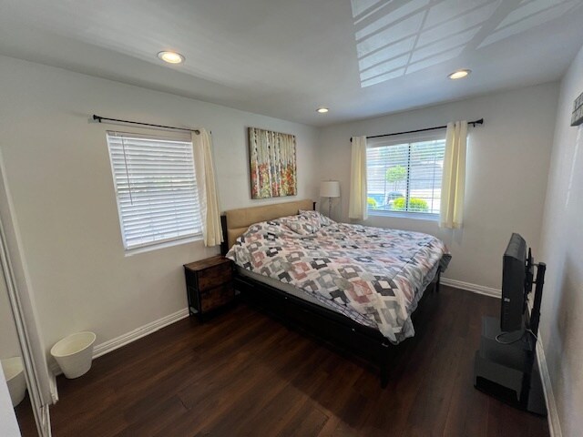 Building Photo - 7766 N Glenoaks Blvd