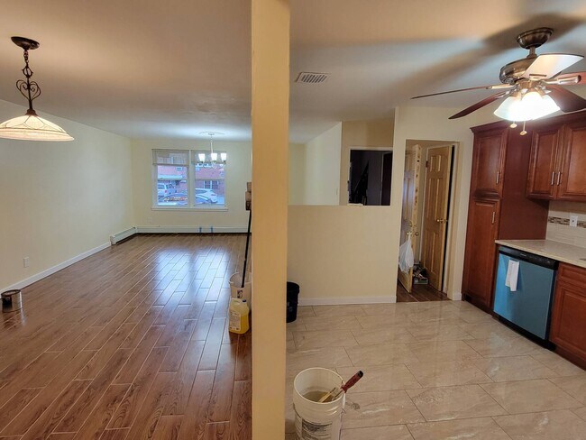 Building Photo - 2087 E 56th St