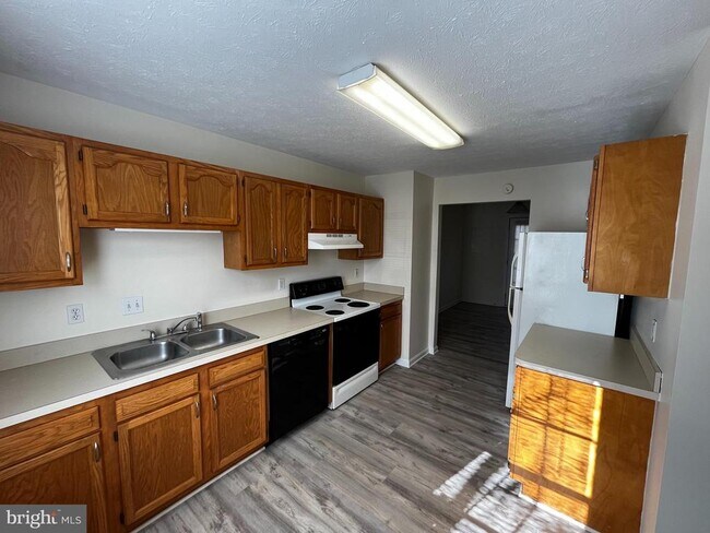 Building Photo - 219 Sherando Cir