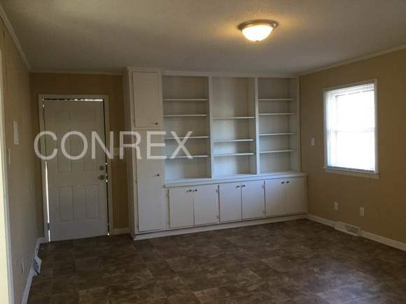 Building Photo - 924 Floyd Ln